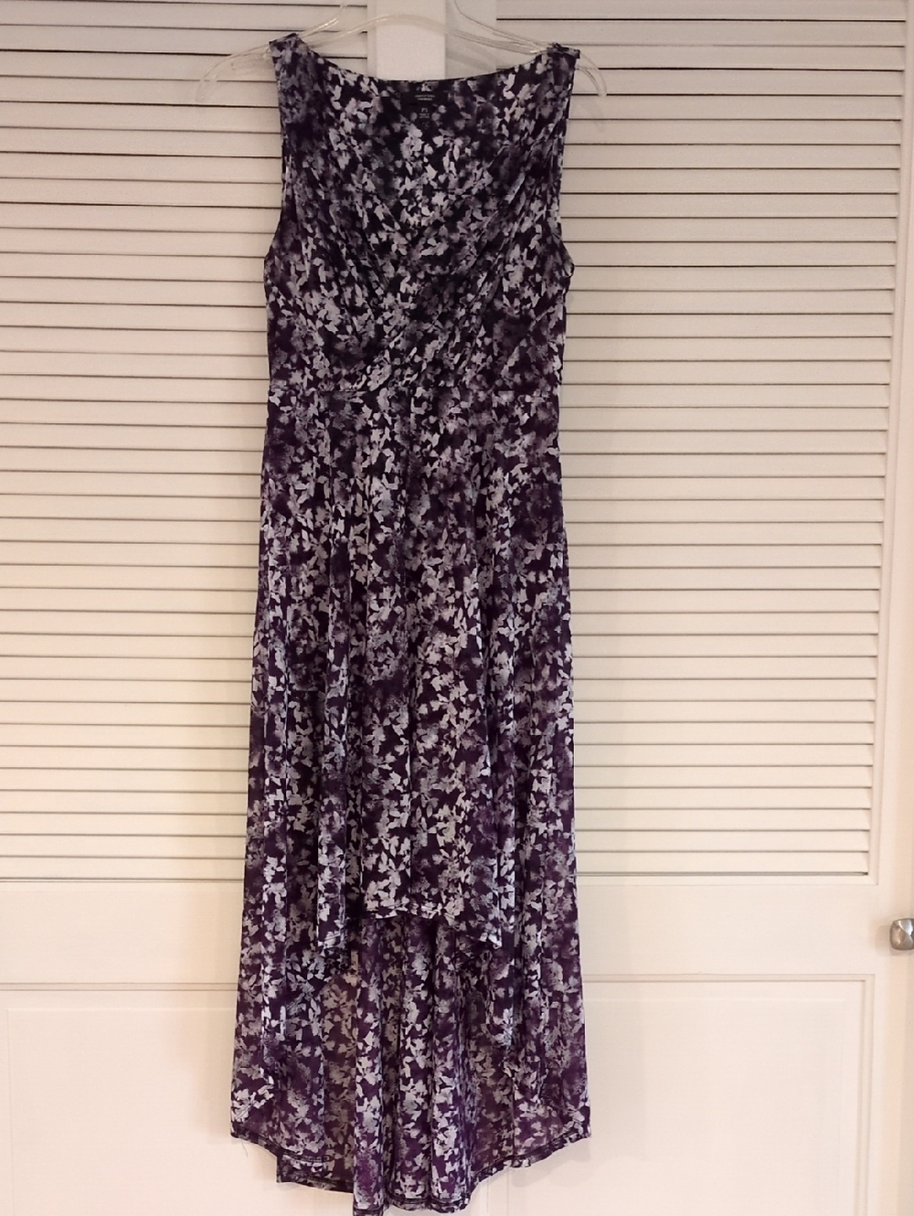 Simply Vera Vera Wang V-Neck Floral Petite Hi-Low Maxi Dress. Size PS Purple